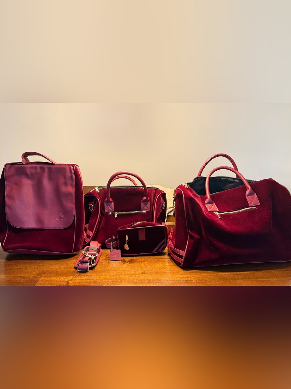 Tote&carry 4 piece travel set in maroon